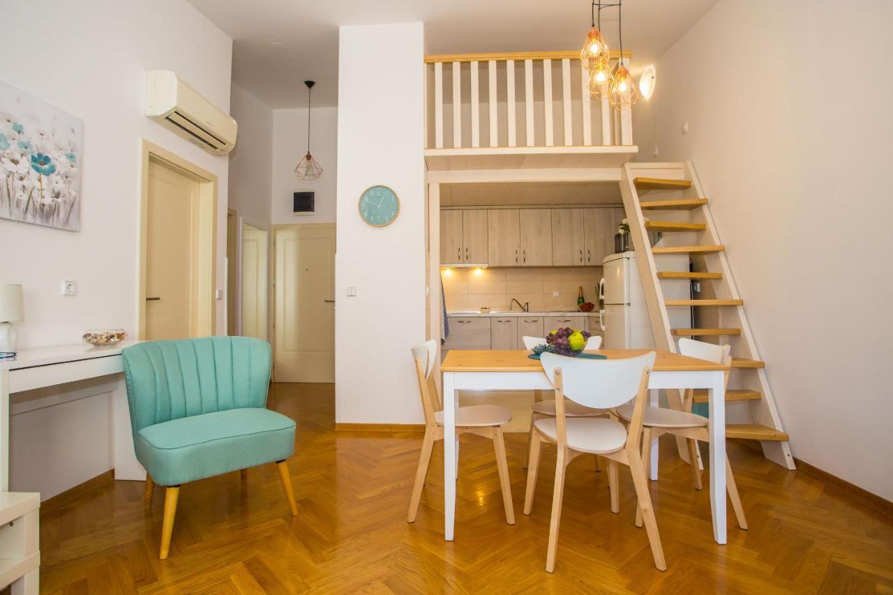 Apartment Dora Near Sea And Center With Private Garage Porec Exterior photo